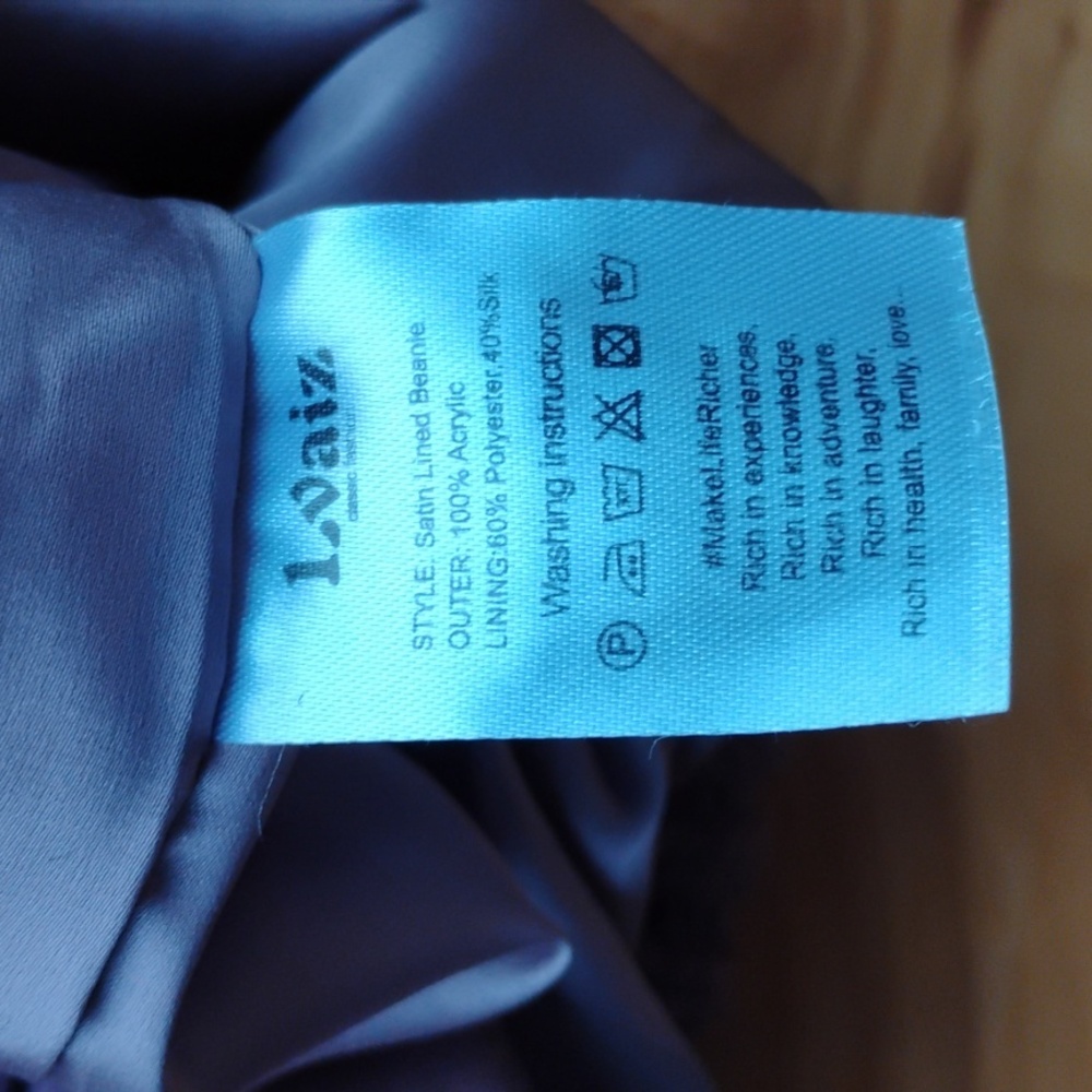 🏔   LAVENDER SKULL CAP  EUC Lvaiz